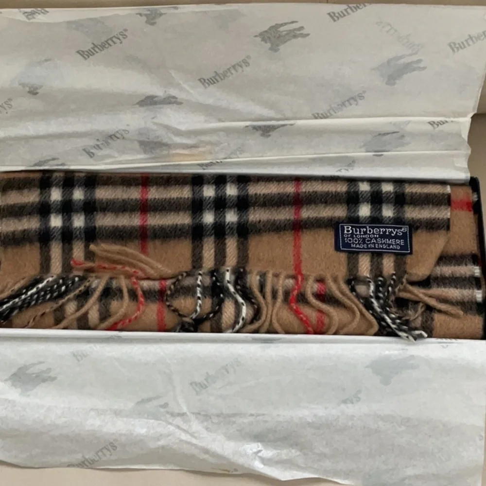 Burberrys Vintage Cashmere Scarf with Navy Box - Picture 1 of 4